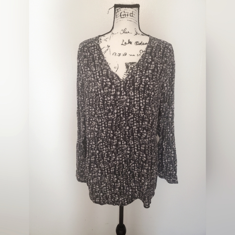 Eddie Bauer | Black and White Blouse Delicate Leaf Silk Tunic Blouse
